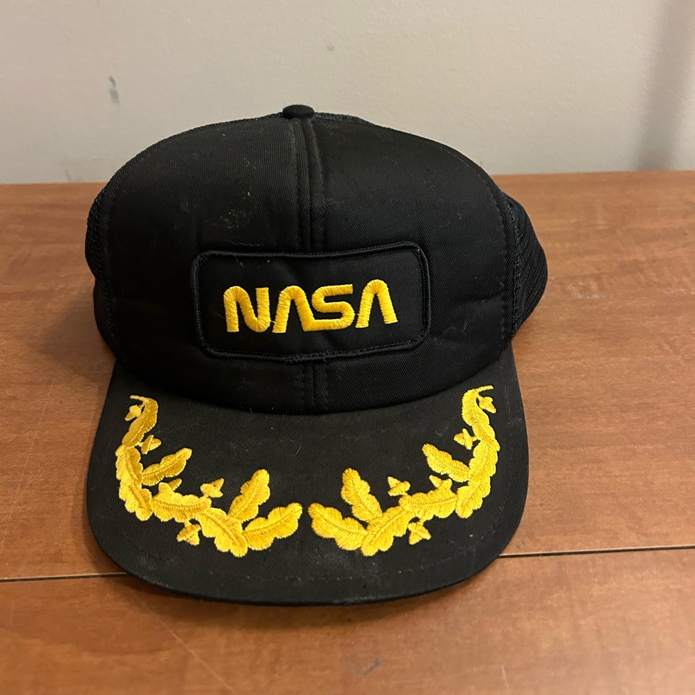 Vintage NASA black yellow embroidered trucker hat Spaceport USA brand One Size
